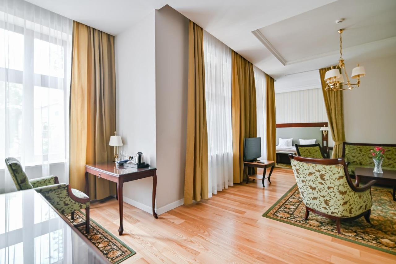 Villa Garden Dyplomat Олщин Екстериор снимка